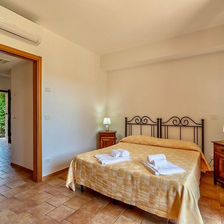 Isa - Residence With Swimming Pool In Sorano, Apartments With Air Conditioning And Private Outdoor Area ภายนอก รูปภาพ
