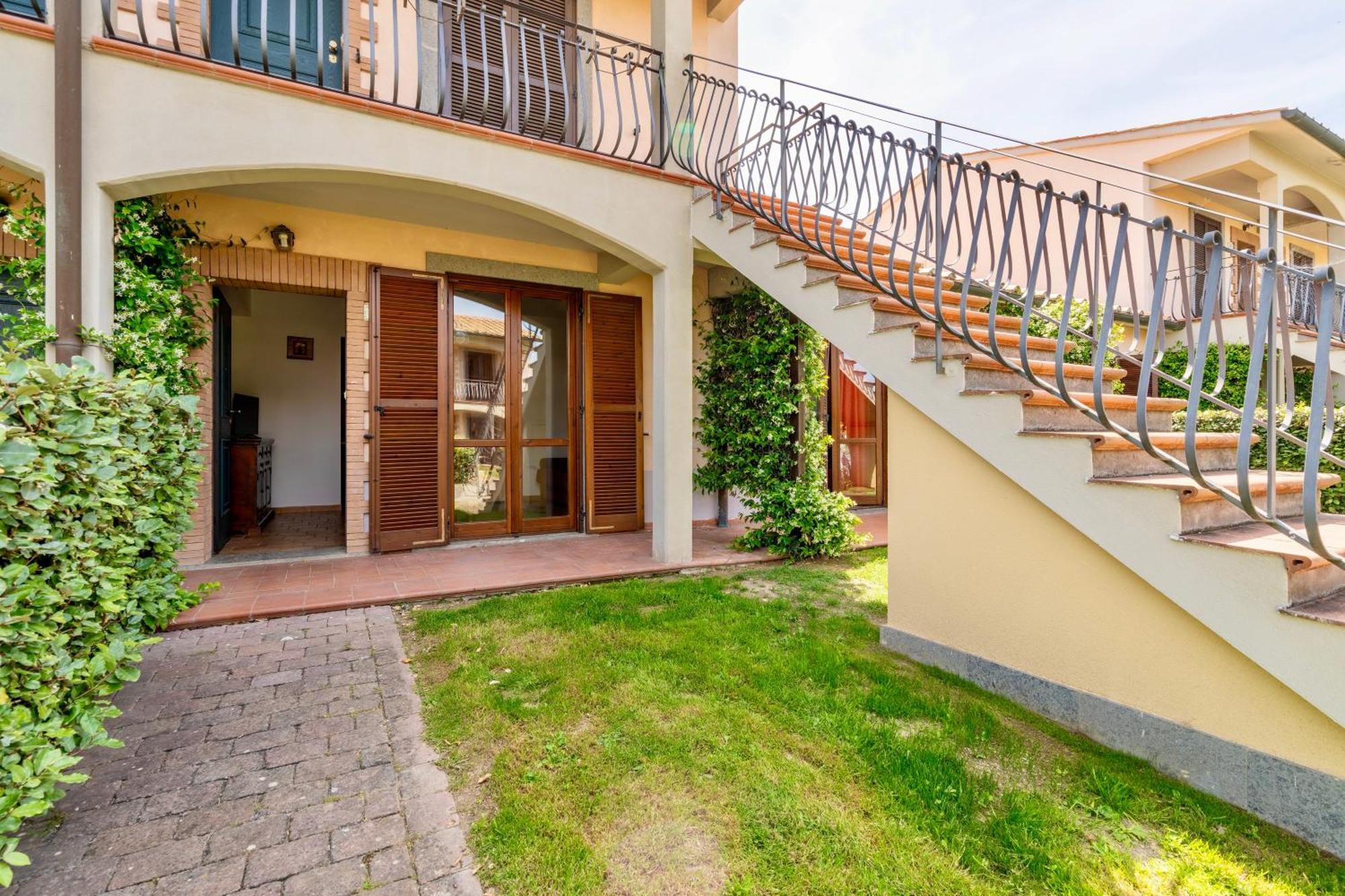 Isa - Residence With Swimming Pool In Sorano, Apartments With Air Conditioning And Private Outdoor Area ภายนอก รูปภาพ