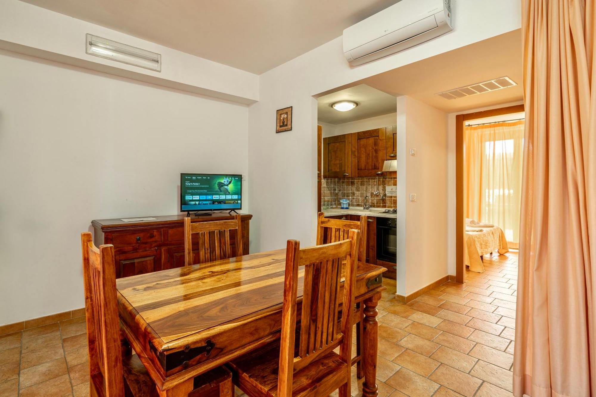 Isa - Residence With Swimming Pool In Sorano, Apartments With Air Conditioning And Private Outdoor Area ภายนอก รูปภาพ